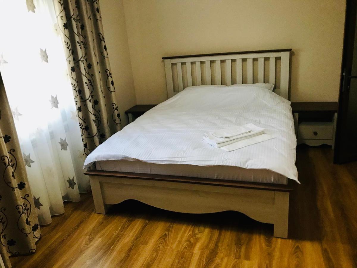 Apartament La Vila Curtea De Arges Luaran gambar