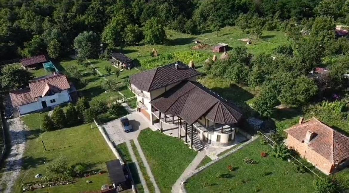 Apartament La Vila Curtea De Arges Luaran gambar